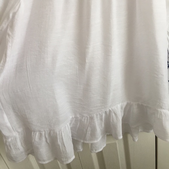 White flutter top - Picture 4 of 7